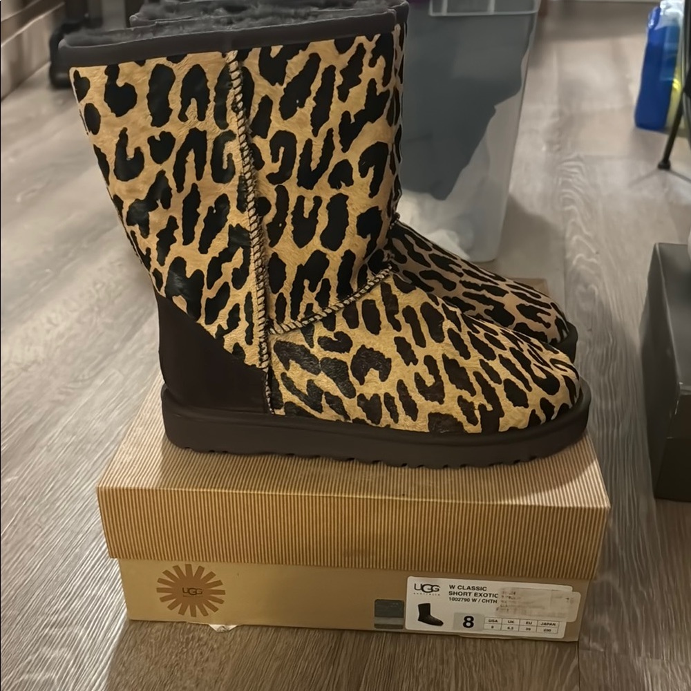 UGG Classic Short Leopard Boots